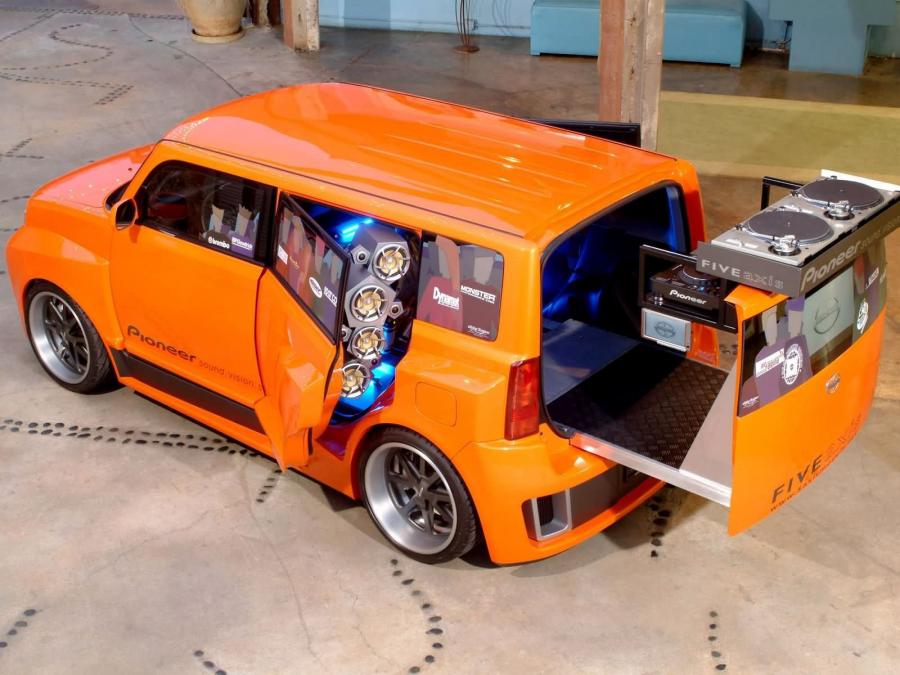  Scion xB DJ Widebody Concept by Five Axis 2005 года  (фото 5 из 12)